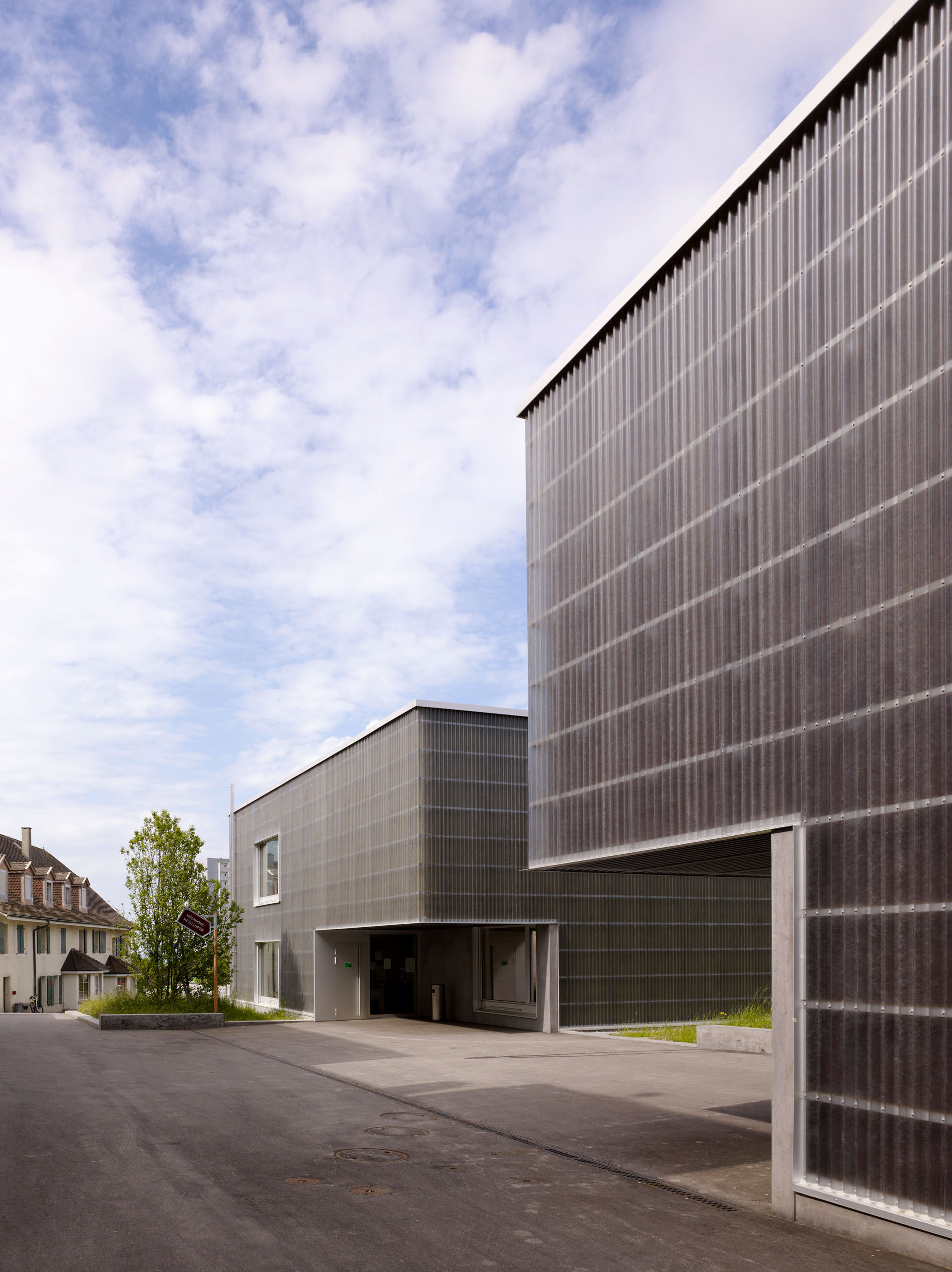 E09270 P45 028409 j2560